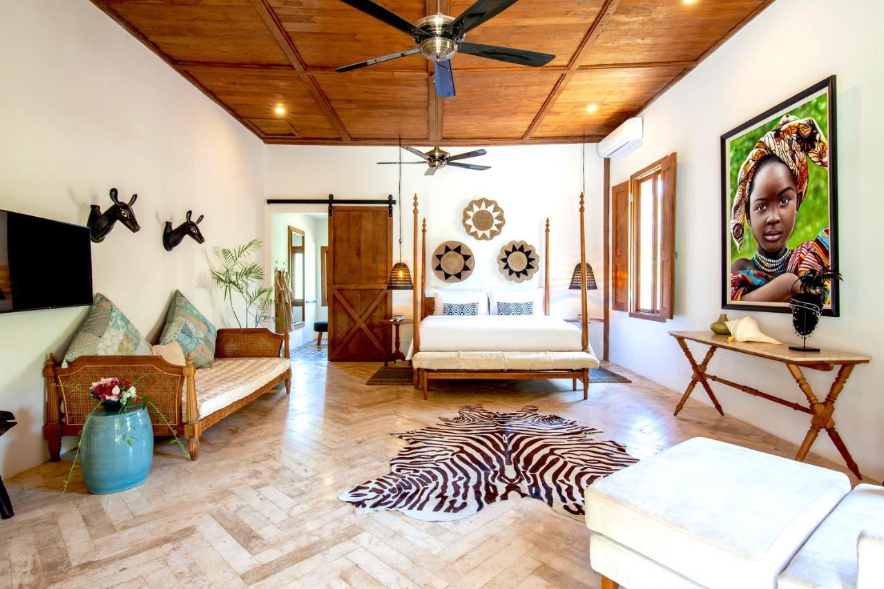 Villa Pulau Cinta Boutique Suites Гили-Мено Экстерьер фото
