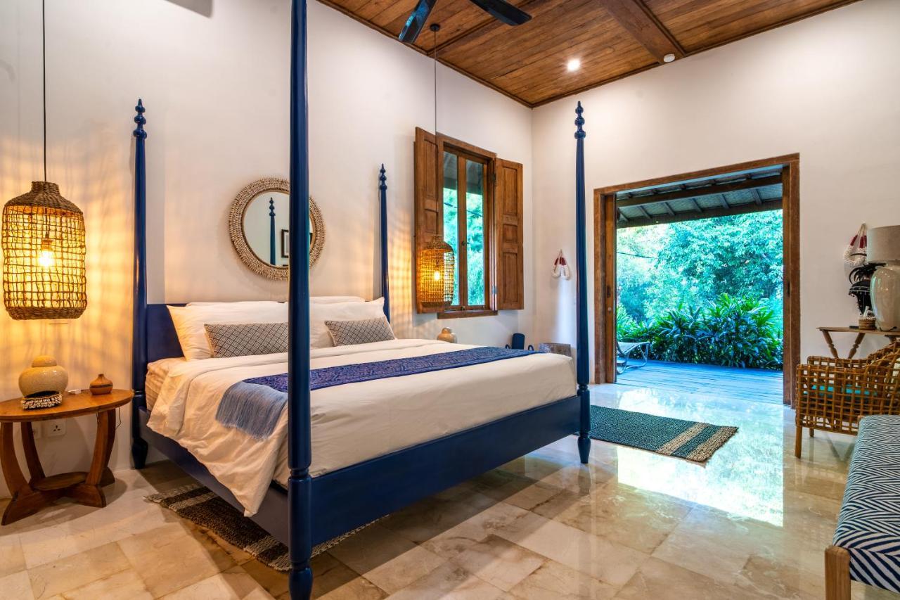 Villa Pulau Cinta Boutique Suites Гили-Мено Экстерьер фото
