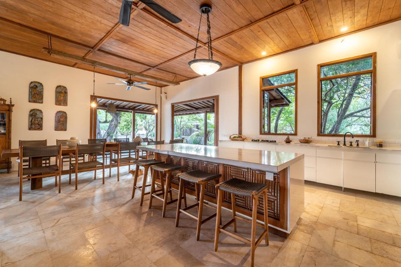 Villa Pulau Cinta Boutique Suites Гили-Мено Экстерьер фото
