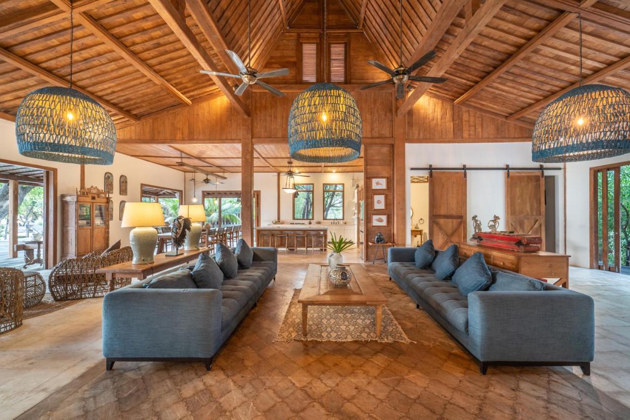 Villa Pulau Cinta Boutique Suites Гили-Мено Экстерьер фото
